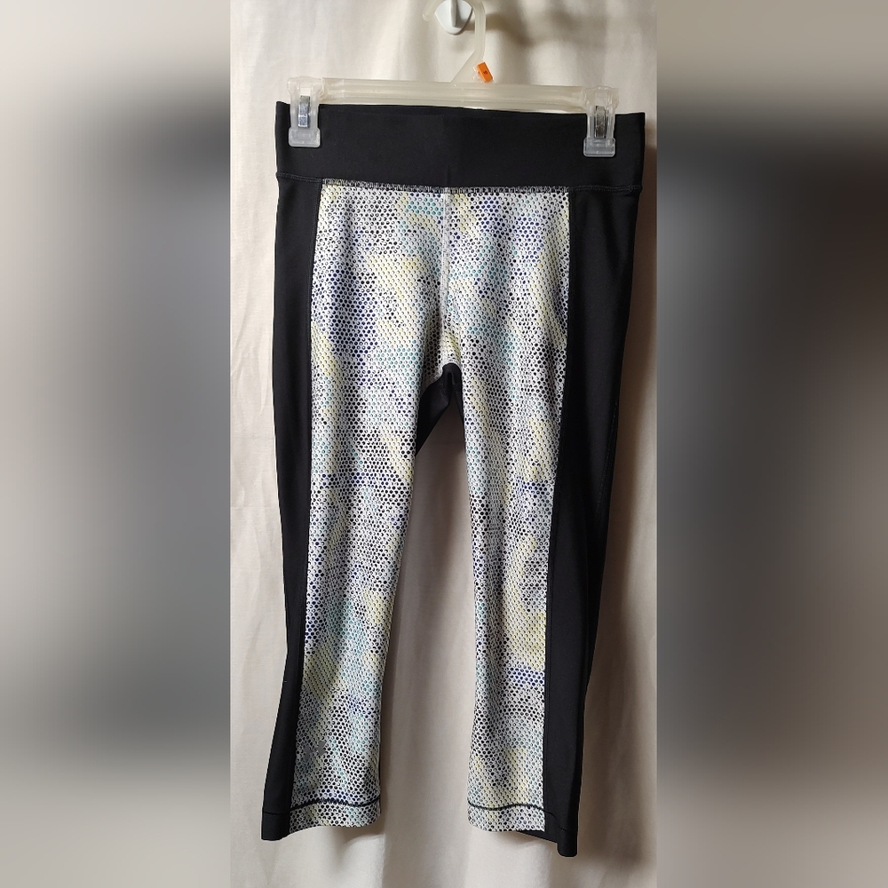 Teen GirlCapris Leggings Black and White Patterned Size M